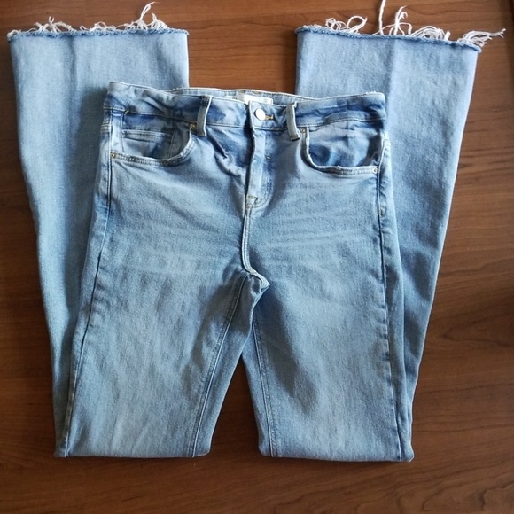 Zara Denim - Zaza Mid Rise Z1975 Flare Jean Light Wash SZ 8